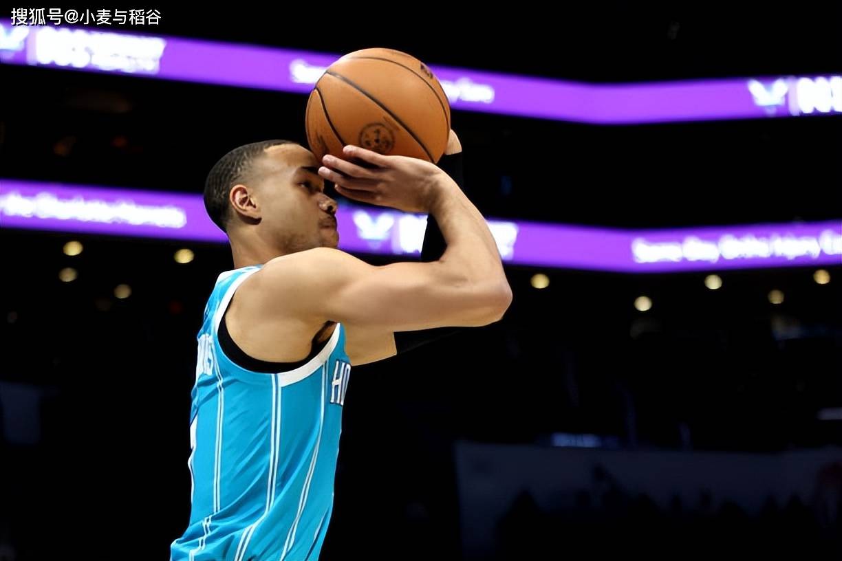 包含NBA夏季联赛首场战罢，年轻球员表现出色的词条