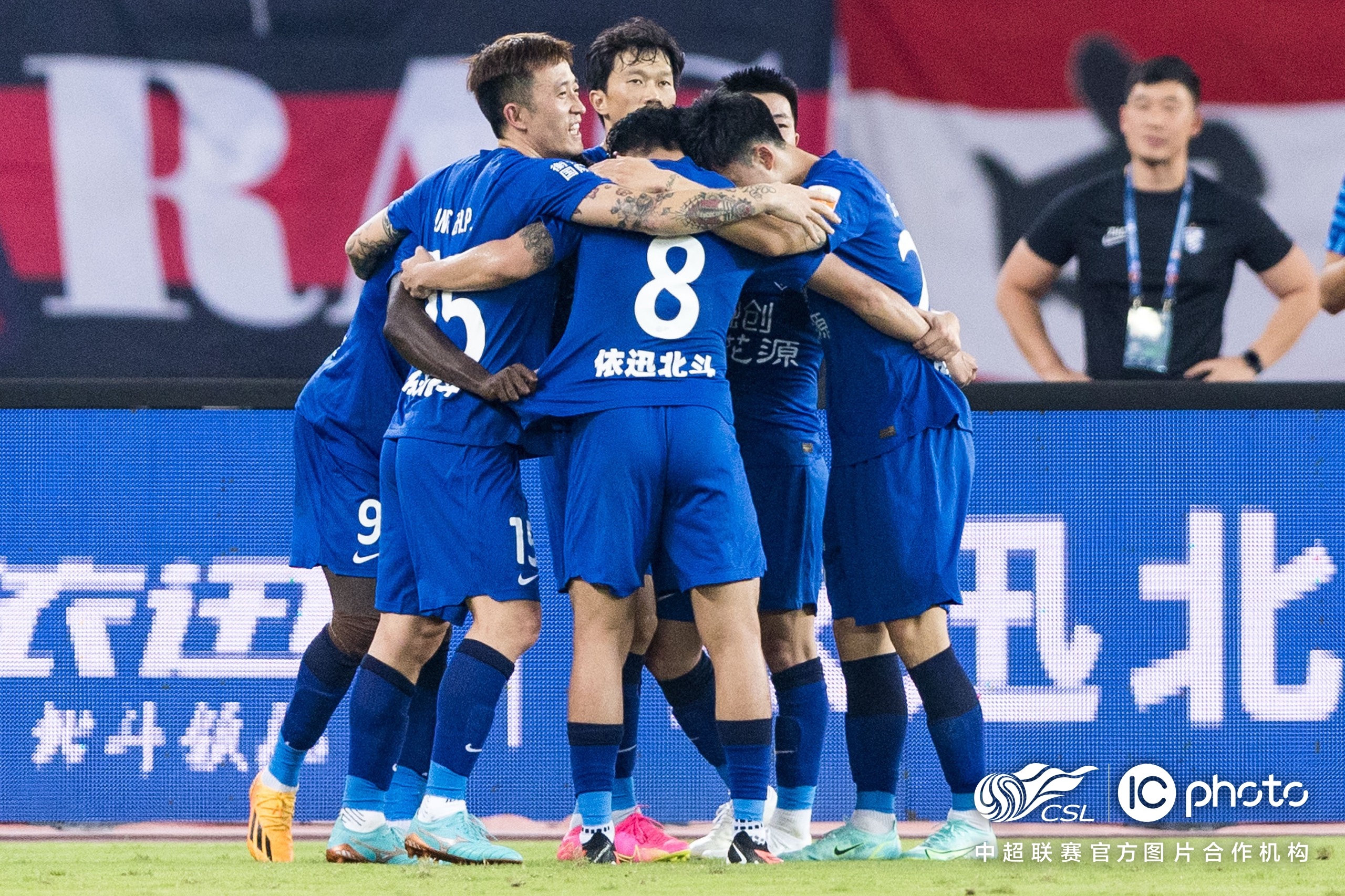 包含国内联赛决赛之际，球队备战全力前行的词条